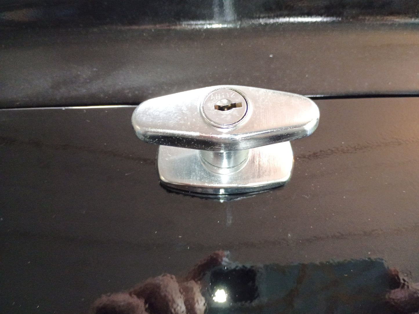 T-handle